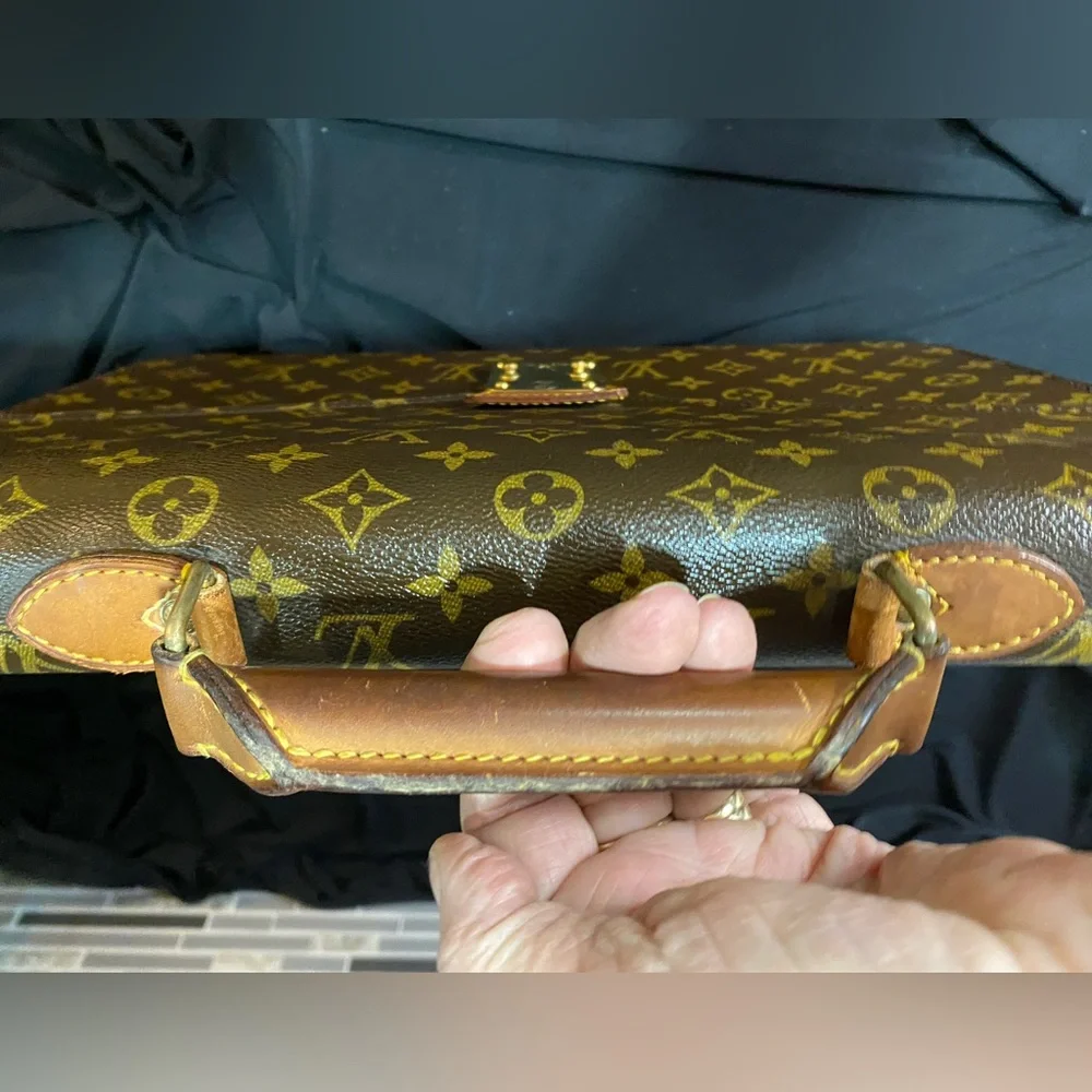 Louis Vuitton Briefcase/Document Case Unisex